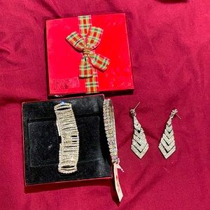Costume Jewelry Set 💎 Earrings and Bracelets